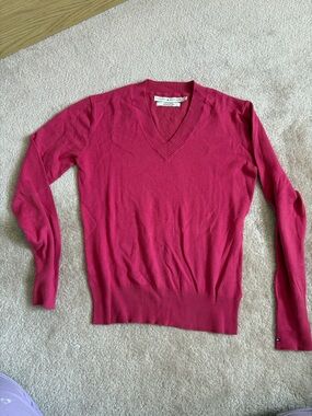 Tommy Hilfiger Women's V-Neck Sweater in Deep Raspberry Pink